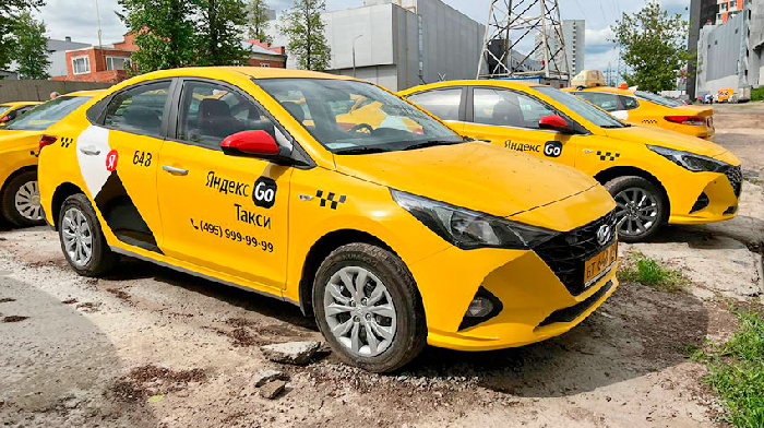 В российском парке такси корейские седаны Hyundai Solaris и Kia Rio занимают 2/5
