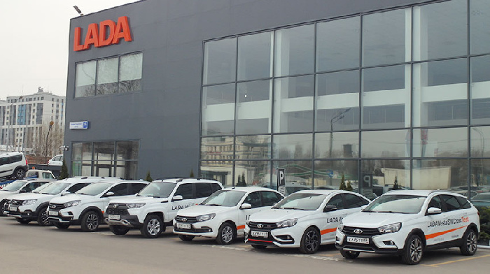 Рынок новых легковых автомобилей в апреле 2025 года упал на 26%