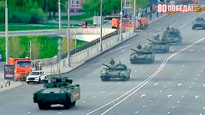 Какие ограничения введены в Москве и Петербурге на 9 мая