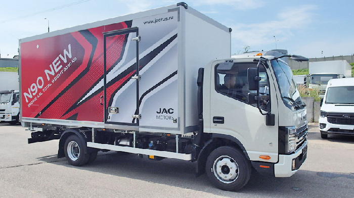 «ДЖАК АВТОМОБИЛЬ» показал модернизированный среднетоннажник JAC N90X с новым двигателем