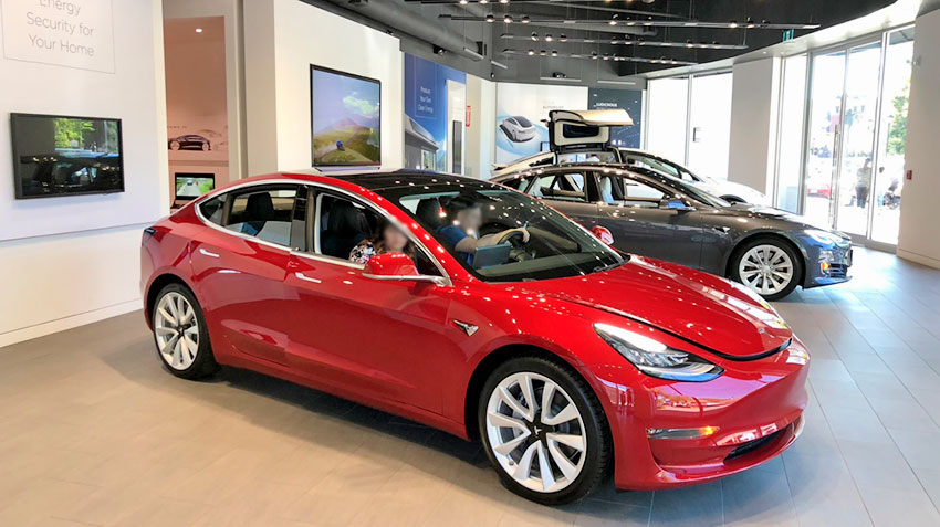 Электромобиль Tesla Model 3 первым в мире преодолел миллионный рубеж продаж