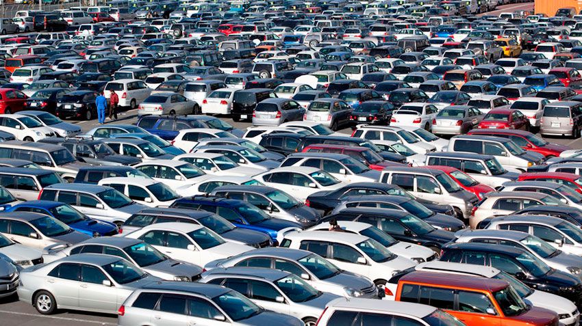 Китайский автомобильный рынок за полугодие вырос на 5,6%
