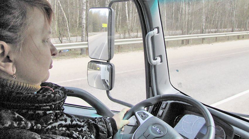 Режим труда и отдыха водителей автобусов и грузовиков вписан в ПДД