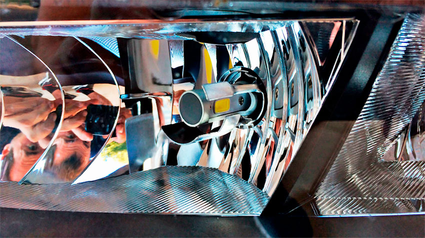 Верховный суд постановил, что применение LED в галогеновых фарах равно лишению водительских прав на 6–12 месяцев