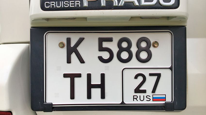 Медведев подписал новое постановление о регистрации автомобилей