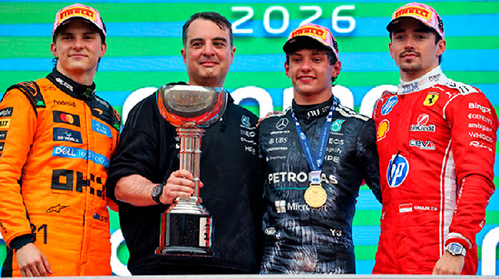 Антонелли второй раз подряд победил в гонке Формулы-1 чего у итальянских пилотов не бывало с 1953 года