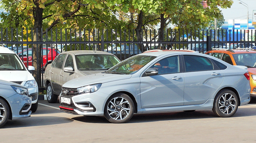 Самые любимый цвет автомобиля у россиян – серый и серебристый