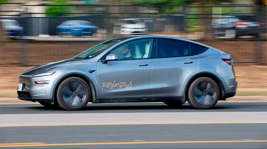 Тестирование роботакси Tesla столкнулось с ПДД