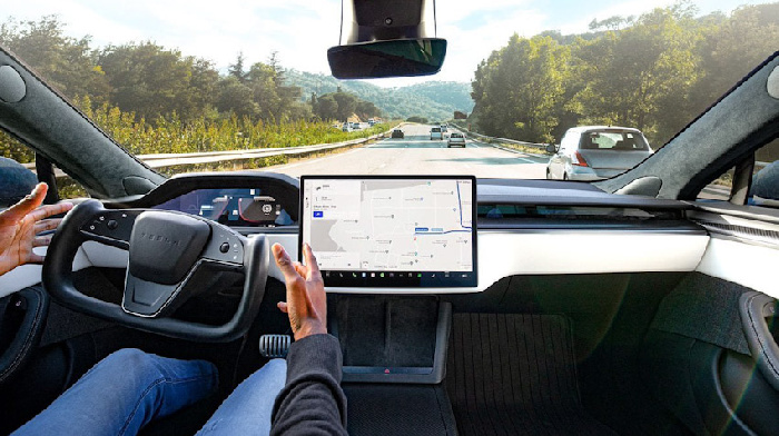 Tesla Full Self-Driving снова под расследованием из-за сбоев