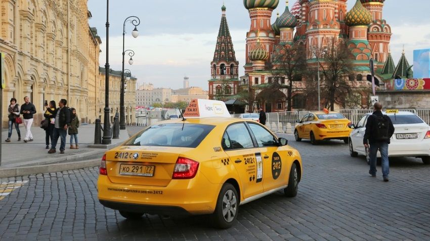 Таксистам скоро придется возить с собой онлайн-кассы