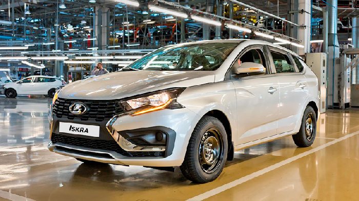 ВАЗ расширил гамму комплектаций для LADA Iskra за счет «механики» в сочетании со 106-сильным мотором