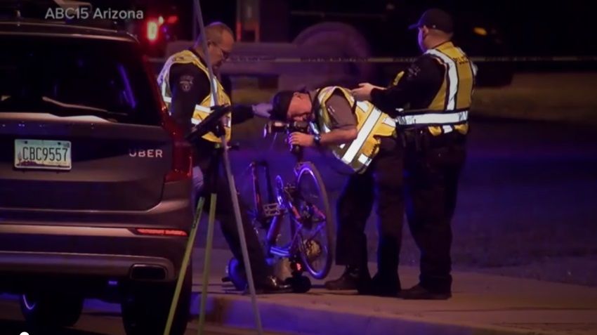 Беспилотник Uber насмерть сбил пешехода