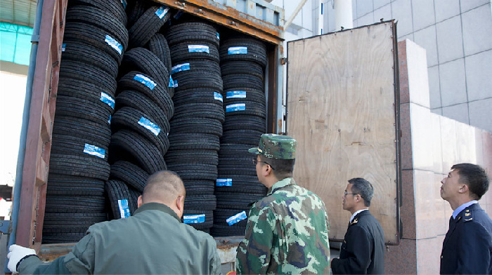 Роскачество обнаружило опасные канцерогены в автомобильных шинах китайского производства