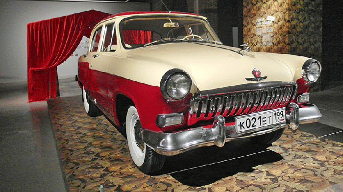Выставка «Куплю гараж» – ностальгия по советской автомобильной и бытовой культуре