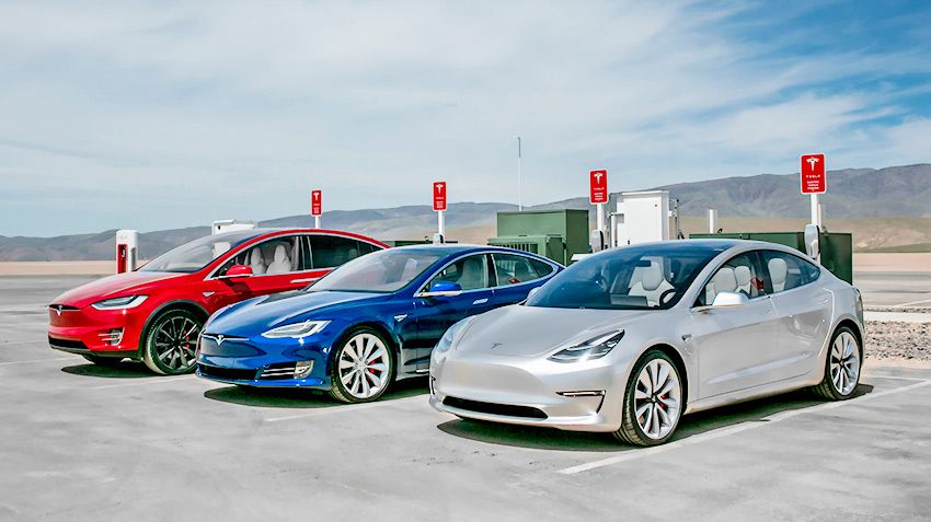 Илон Маск обещает, что через год выпуск электромобилей Tesla превысит полмиллиона
