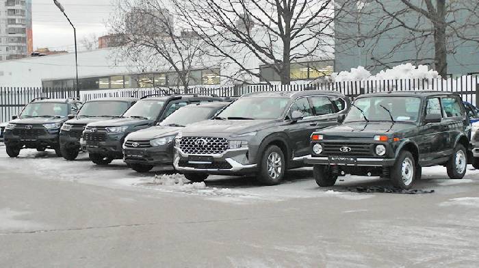 Продажи новых автомобилей в феврале снизились на 7% до 192 тысяч