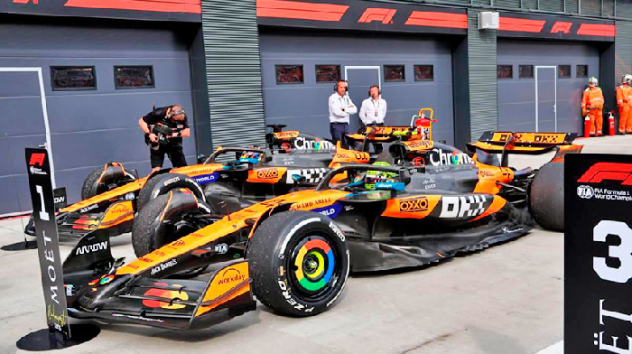 На 40-м Гран При Венгрии пилоты McLaren не оставили соперникам шансов