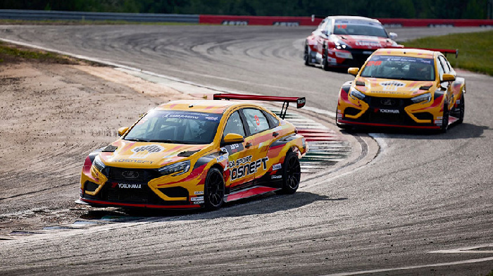 Команда LADA Sport ROSNEFT завоевала первую награду российских кольцевых гонок в сезоне 2026 года