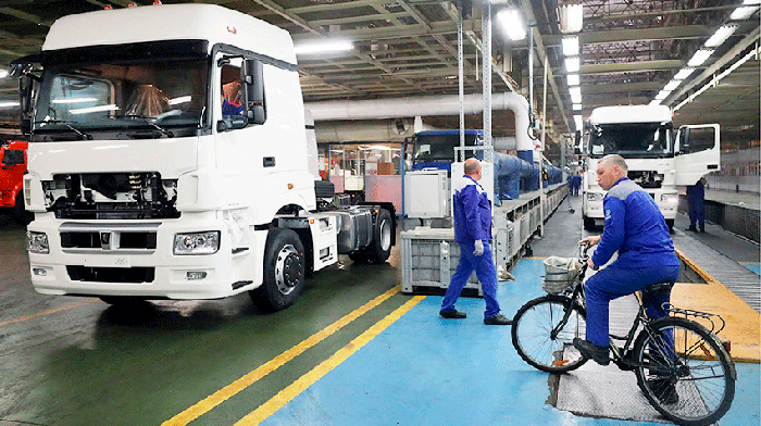 КАМАЗ прогнозирует в 2024 году падение рынка грузовиков, а эксперты, напротив, его рост