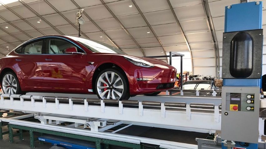 Tesla перестала проверять тормоза Model 3