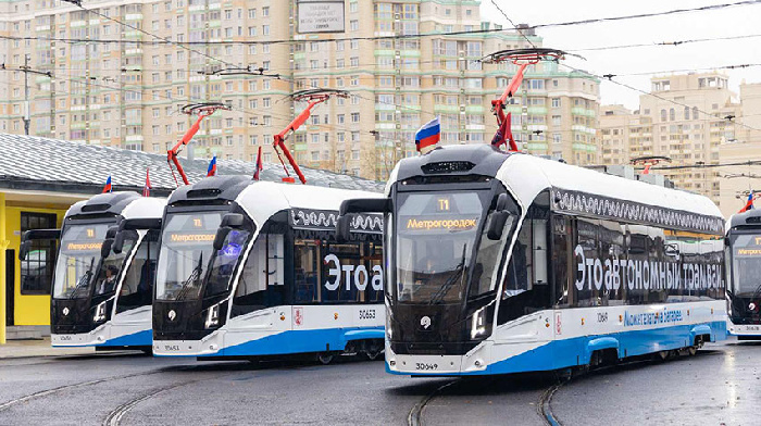 Мэр Сергей Собянин намеревается запустить в 2026 году еще 15 беспилотных трамваев «Львенок-Москва» 