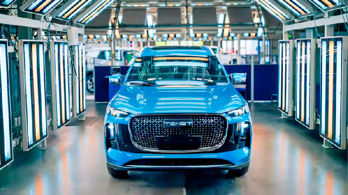 За три квартала 2025 года с конвейеров российских автозаводов сошло 695 тысяч автомобилей