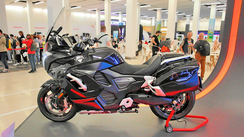 Российский представительский бренд AURUS готов предложить на гражданский рынок модели Merlon и Arsenal