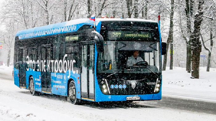 Снегопады в Москве продолжаются и 12 января