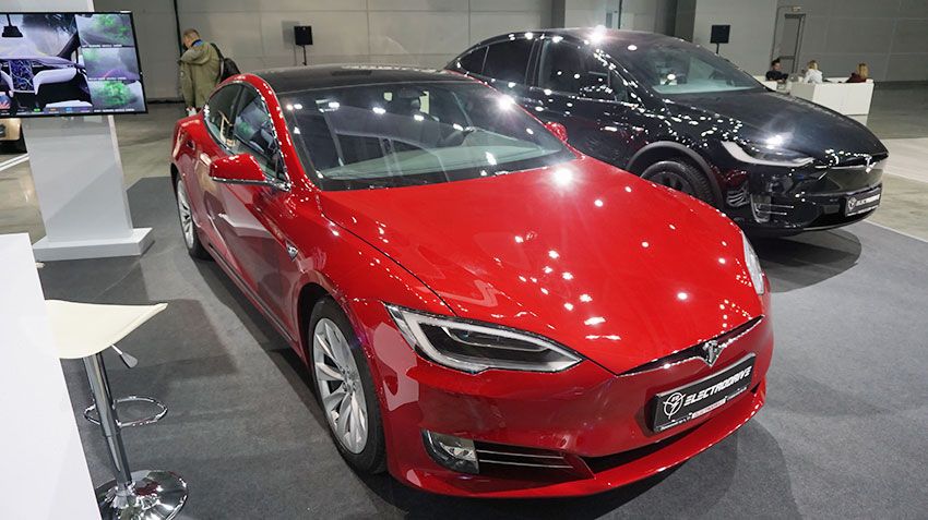 Tesla хочет производить к 28 ноября по 1000 электромобилей Model 3 в день