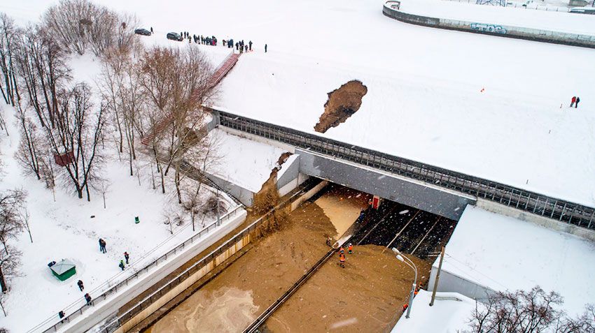 Волоколамское шоссе в Москве перекрыто из-за затопления Тушинского туннеля
