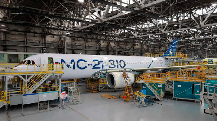 В Иркутске собран первый полностью импортозамещенный самолет МС-21-310 с двигателями ПД-14 и салоном российского производства