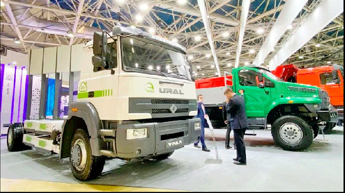 Урал на COMTRANS'23 показал многоцелевой грузовик «Урал-80» и электрогрузовик