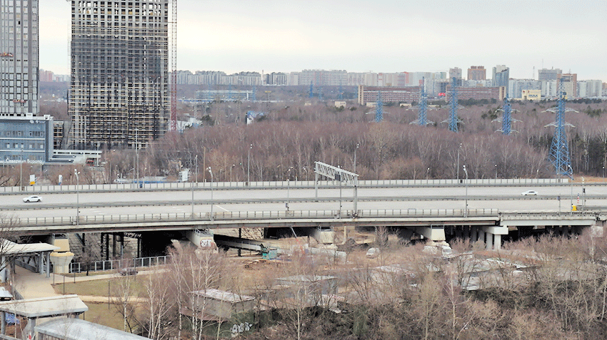 Нагрузка на дороги в Москве упала на 80 процентов