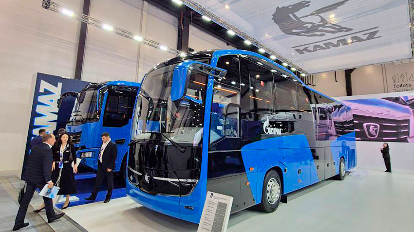 На Питерском газовом форуме дебютировал новый туристический автобус КАМАЗ-52229 поколения А5