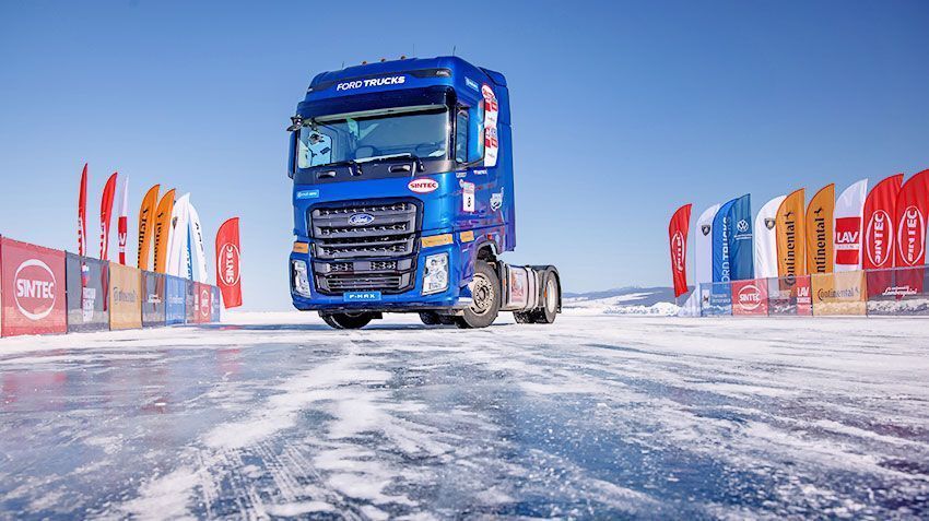 Тягач Ford F-MAX поставил рекорд скорости на льду Байкала