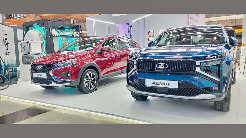 ВАЗ показал екатеринбуржцам предсерийный кроссовер LADA Azimut и серийный универсал LADA Iskra SW