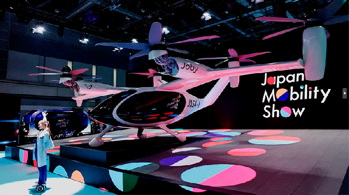 На мотор-шоу в Токио показали летающие автомобили и беспилотные такси будущего