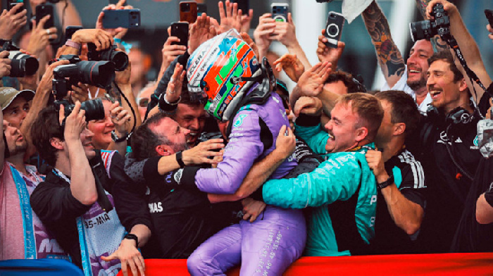 Пилот Mercedes Кими Антонелли продолжает бить молодежные рекорды Формулы-1