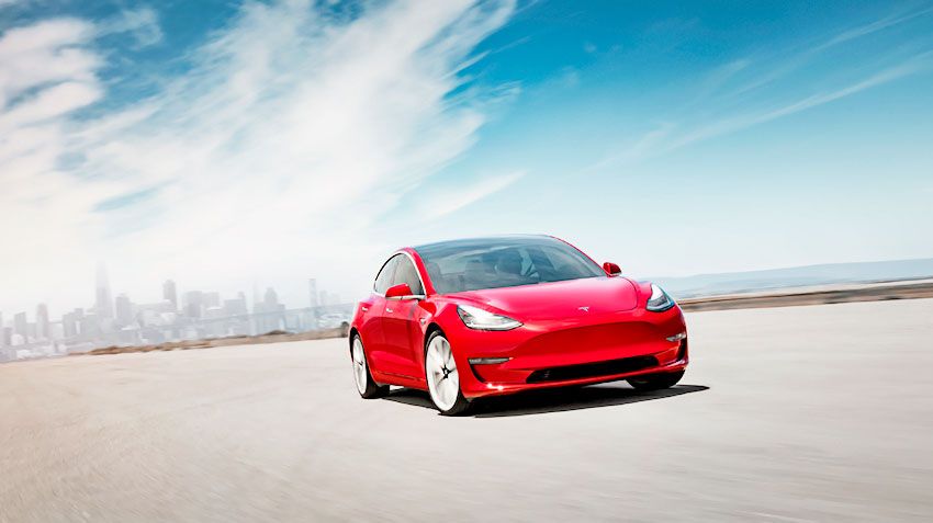 Tesla Model 3 начинает 2019-й c лидирования в Северной Америке