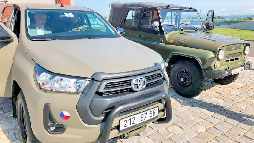 Российские армейские УАЗики в Восточной Европе заменят на пикапы 