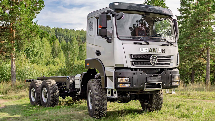 Российские седельные тягачи УРАМАН-19 и УРАМАН-41 тестируются на стройке ВСМ «Москва – Санкт-Петербург»