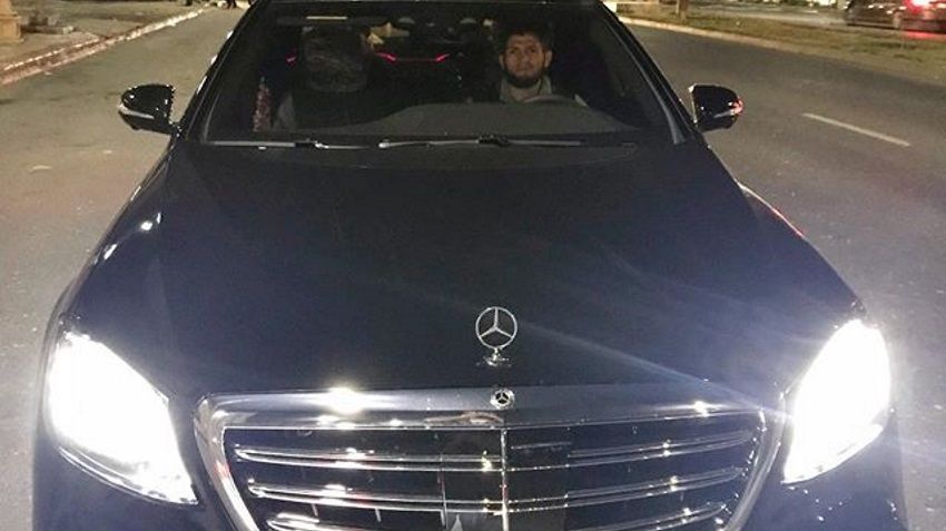 Рамзан Кадыров подарил автомобиль Хабибу Нурмагомедову