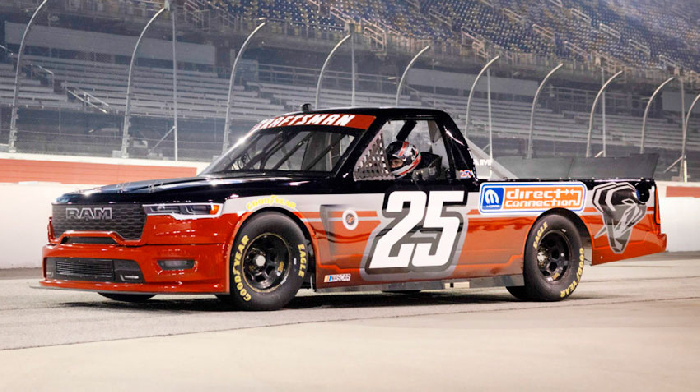 Бренд RAM возвращается в гонки NASCAR и к двигателям Hemi V8