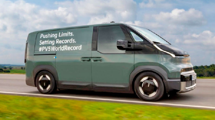 Электрофургон Kia PV5 Cargo попал в Книгу рекордов Гиннеса за пробег в 693,38 км без подзарядки