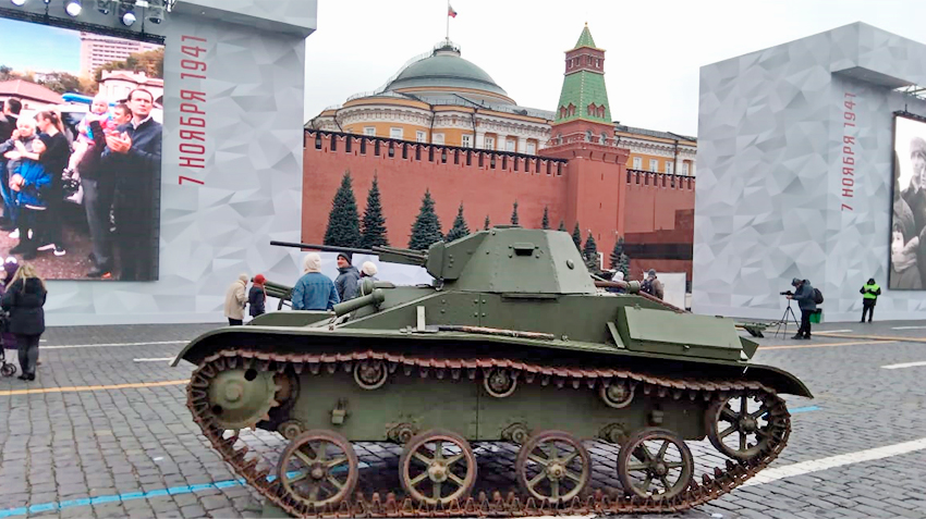 Музей Задорожного показал автобронетехнику в честь парада 7 ноября 1941 года на Красной площади