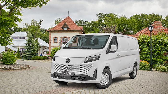 Компактные фургоны FOTON VIEW с 8-ступенчатым «автоматом» стали бестселлером российского рынка уже за первый месяц продаж
