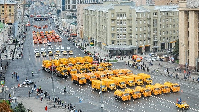 Центр Москвы будет частично закрыт для движения из-за проведения ряда парадов