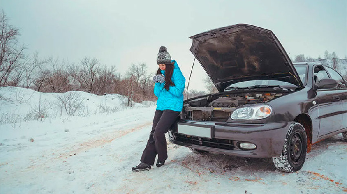 Что делать, если машина заглохла на зимней дороге