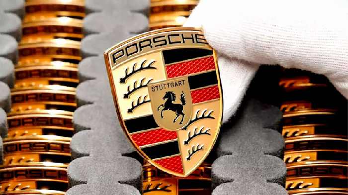 Porsche отказалась от радикальных планов полной электрификации к 2030 году