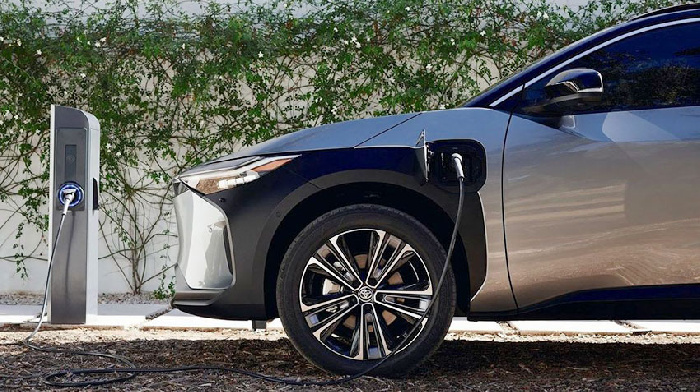 Электромобили на твердотельных батареях от Chery и Toyota смогут достичь запаса хода в 1500 км уже в 2027 году